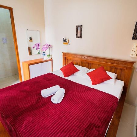Guesthouse Cempaka Putih Seminyak Kültér fotó